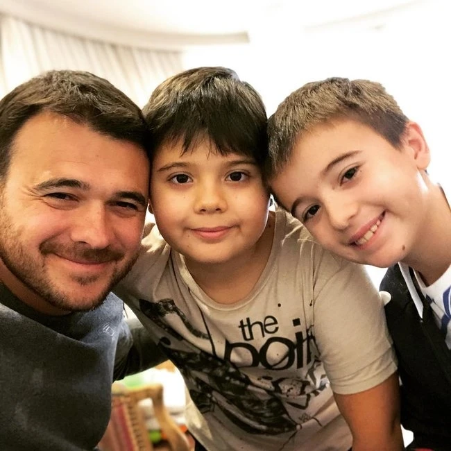 Əkiz və üçəm böyüdən azərbaycanlı məşhurlar - FOTO