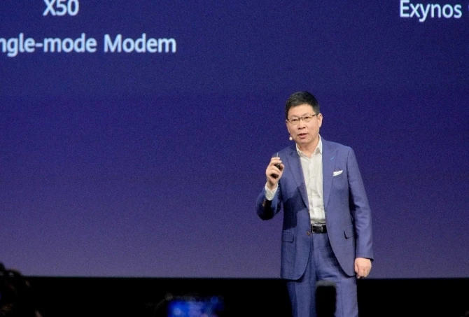 HUAWEI Kirin 990 5G prosessorunu təqdim edir
