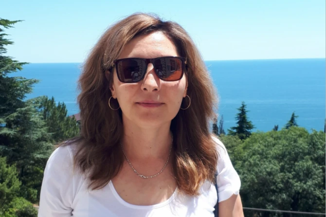 6 yaşlı uşaq 5 gün anasının cəsədi ilə yaşayıb - FOTO