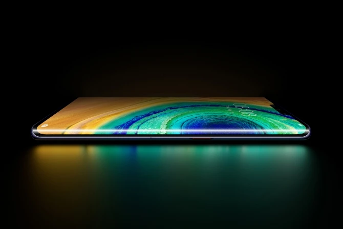 HUAWEI представила смартфоны серии Mate 30 - ФОТО