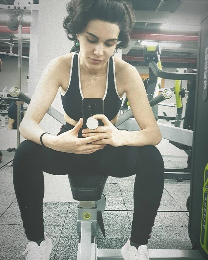 Elçin Əlibəylinin xanımı: 