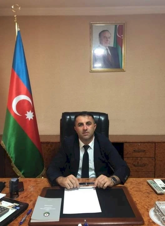 Yeni icra başçısı icra nümayəndəsini zibilə görə işdən çıxartdı - FOTO