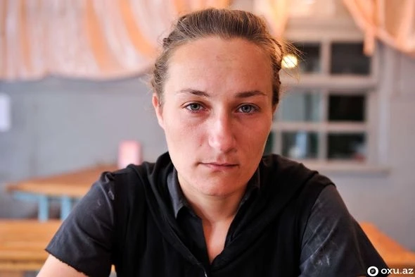 Ögey atasının təcavüzündən qaçdı, iki yaşlı körpəsini öldürdü - FOTO