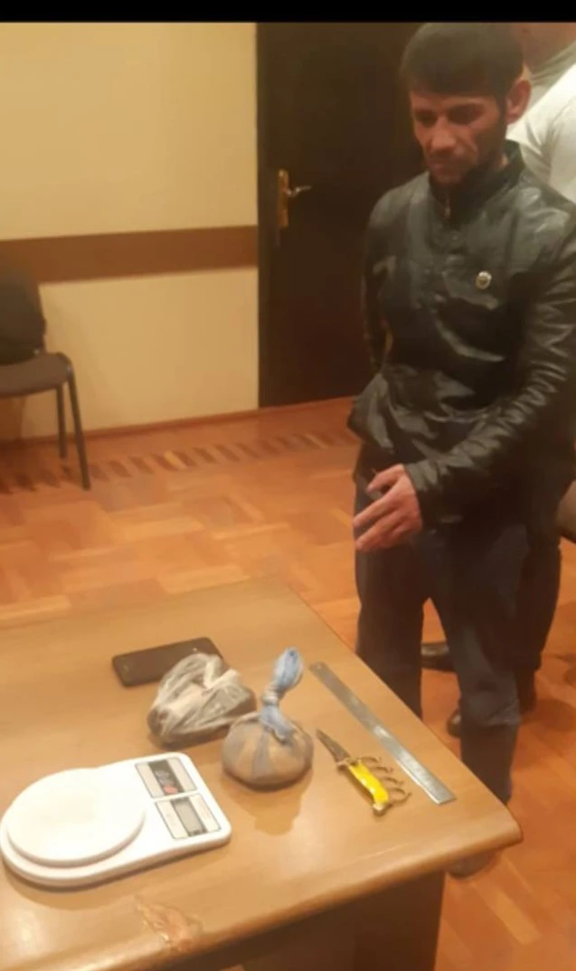 Azərbaycanda narkotik satan müğənni saxlanıldı - FOTO