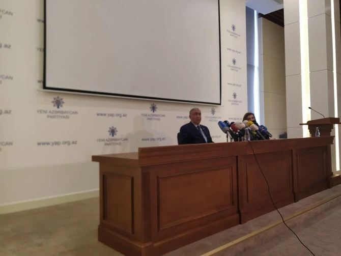 Saleh Məmmədov: Bakı və ətraf qəsəbələrdə 301 km yol tikilib və təmir edilib