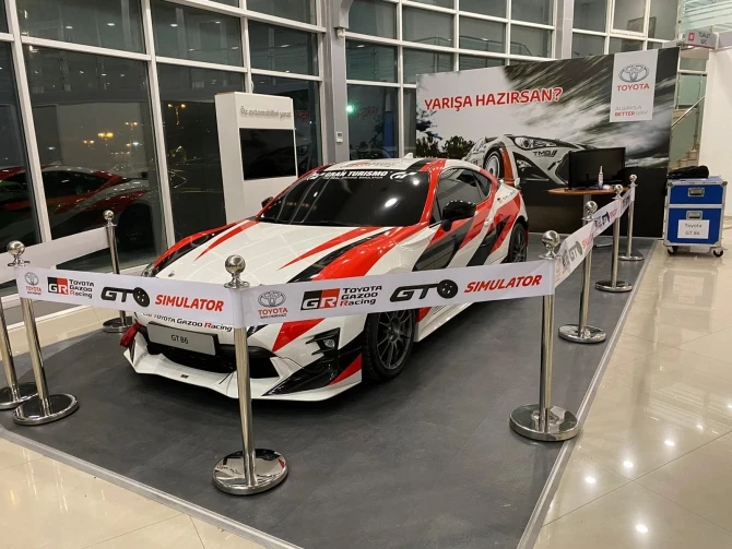 Сюрприз от Toyota любителям автомобильных гонок!