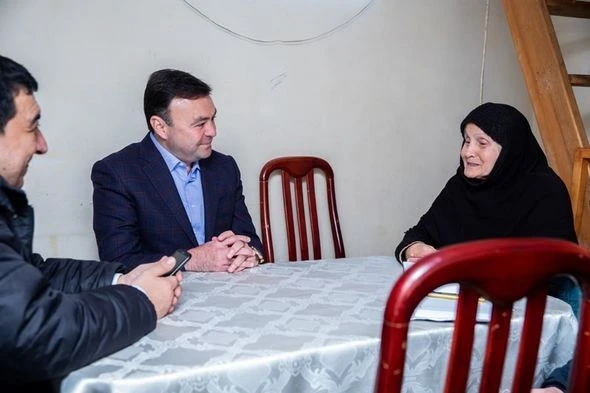 Elnur Allahverdiyev vətəndaşlarla bir arada - FOTO