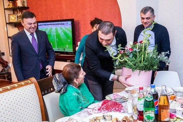 Elnur Allahverdiyev vətəndaşlarla bir arada - FOTO