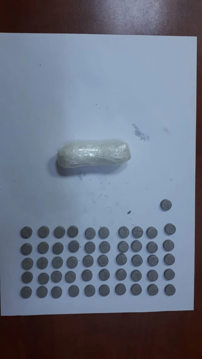 İrandan gələn qadın daxili orqanında narkotik keçirmək istədi - FOTO