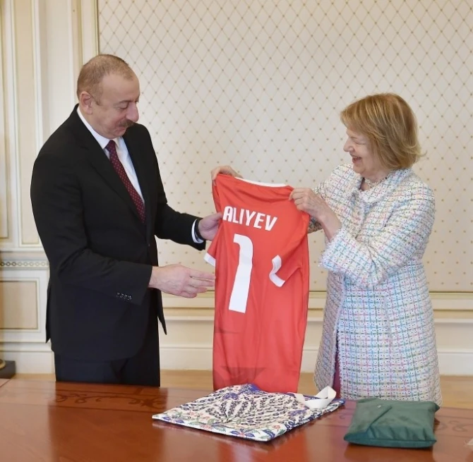 Prezident İlham Əliyev Britaniya Baş Nazirinin ticarət elçisini qəbul etdi - FOTO