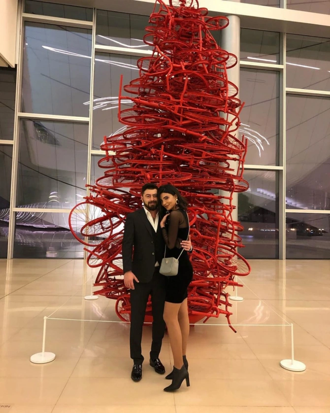 Qurddan nişanlısına eşq etirafı - FOTO