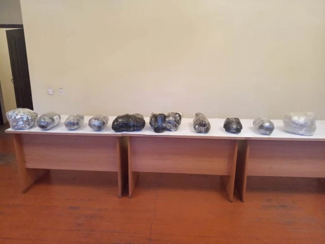 İrandan Azərbaycana narkotik gətirənlər tutuldu - FOTO