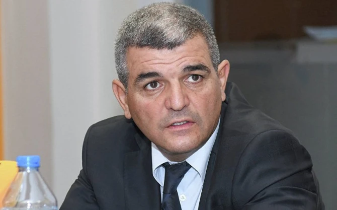 Karantindən əvvəl elçiliyə getdi geri qayıda bilmir