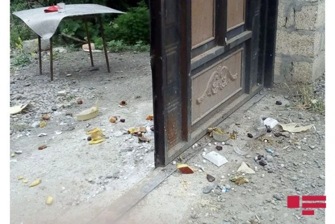 В Азербайджане женщина-водитель сбила 13 человек, включая 10 детей- ФОТО