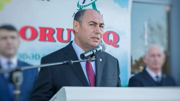 Azərbaycanda icra başçısı karantində oğluna toy etdi - FOTO