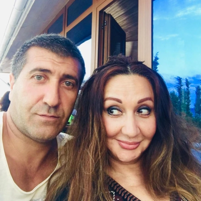 Xalq artistinin özündən yaşca kiçik həyat yoldaşı - FOTO
