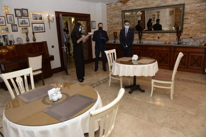 Mehmanxanalarda reydlər başladı - FOTO
