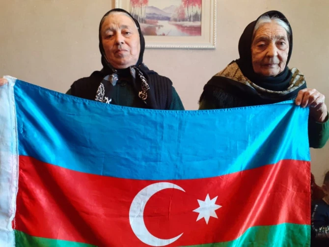 72 yaşlı qadın təqaüdünü orduya göndərdi - VİDEO