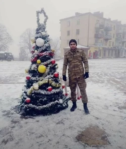 Şuşada Yeni il həyəcanı: Əsgərlərimiz Şam ağacı bəzədilər - FOTO