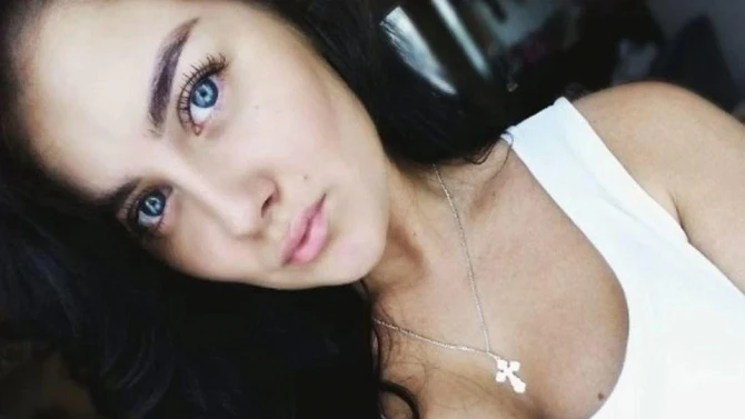 24-летняя российская модель уронила смартфон в ванну и погибла - ФОТО