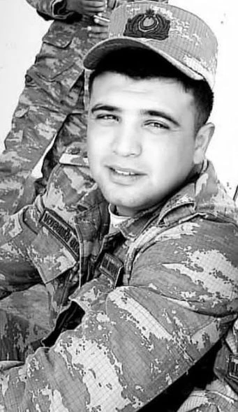 Tankı minaya düşür - yaralı silah yoldaşını 25 km belində daşıyır - Şəhid Azad Hümbətov