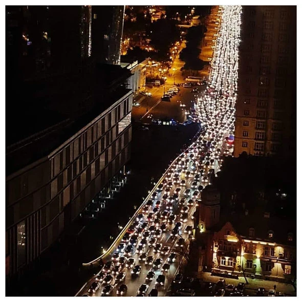 В центре Баку образовалась большая пробка - ФОТО