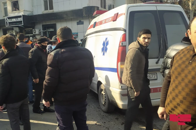 Azərbaycanda təcili yardım avtomobili qəzaya düşdü - xəsarət alanlar var - FOTO