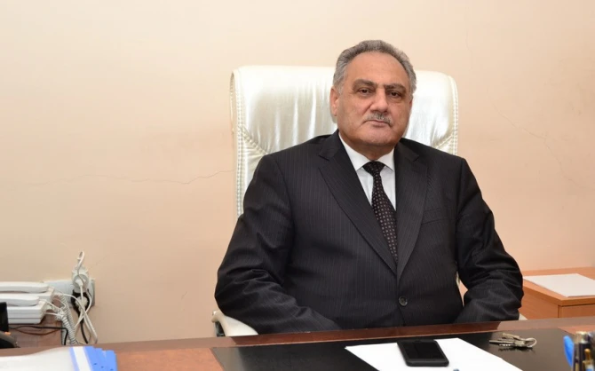 Nazir İdarə rəisini işdən çıxardı