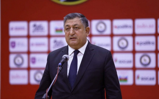 Azərbaycanda nazir müavini yıxılıb xəsarət aldı - qabırğası çatladı - FOTO