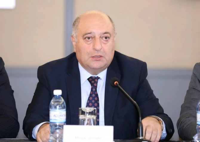 Millət vəkilindən maska ilə bağlı HƏYƏCAN TƏBİLİ: “Mütləq tədbir görülməlidir”