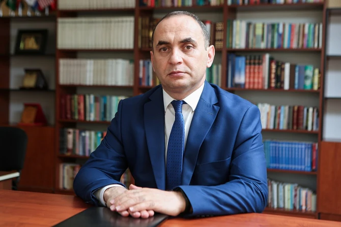 Deputatlar hicabla bağlı əsassız söz-söhbətlərə aydınlıq gətirdilər