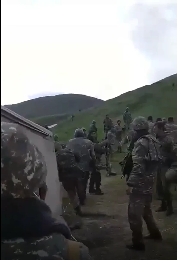 Azərbaycan hərbçiləri daha əlverişli mövqedə möhkəmləniblər - FOTO