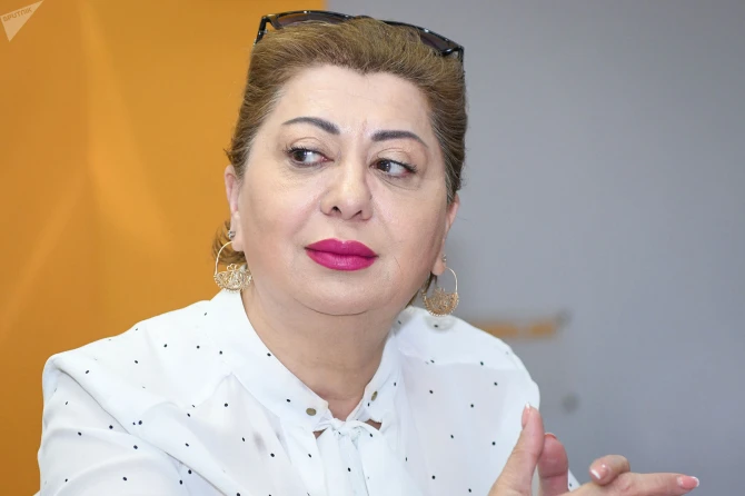 Sosisal şəbəkədə müzakirə olunan qadın və övladının ACINACAQLI HƏYATI - FOTO