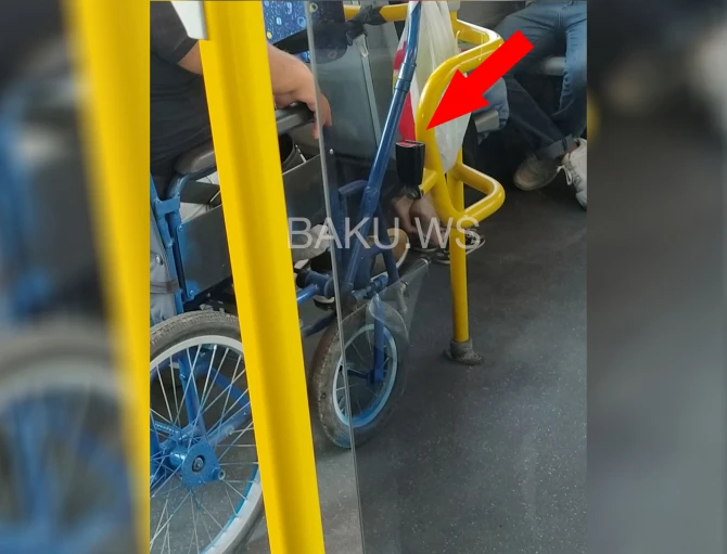“BakuBus”da problem - Sağlamlıq imkanları məhdud sərnişinin həyatı təhlükəyə atıldı - VİDEO