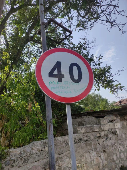 Şuşa divarlarında tale yazıları – FOTO