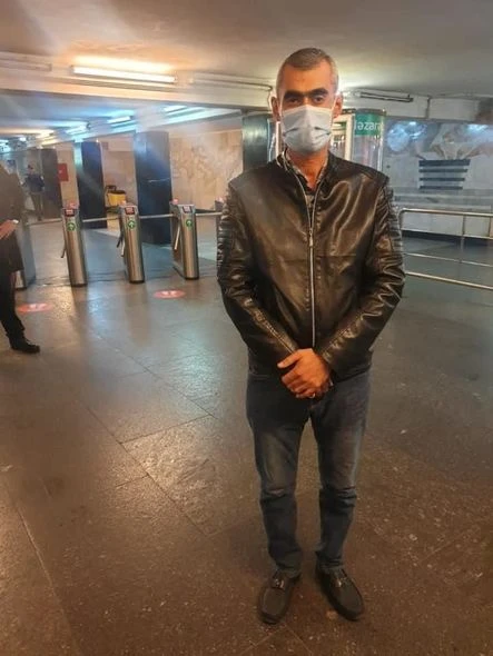 На станции метро 