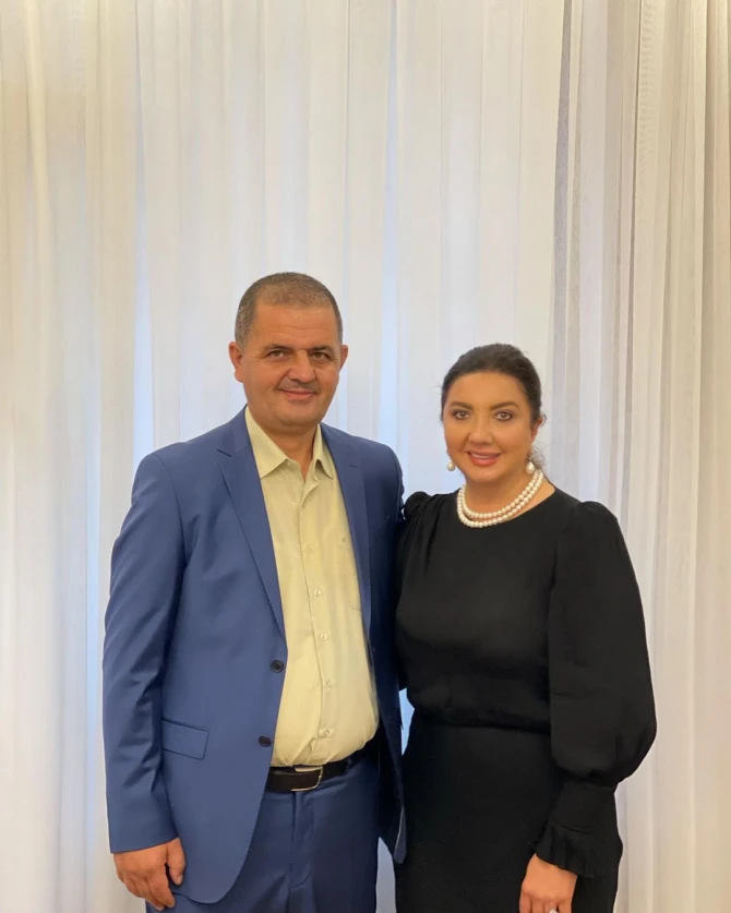 Nazilə Səfərli əri ilə görüntülərini paylaşdı - FOTO