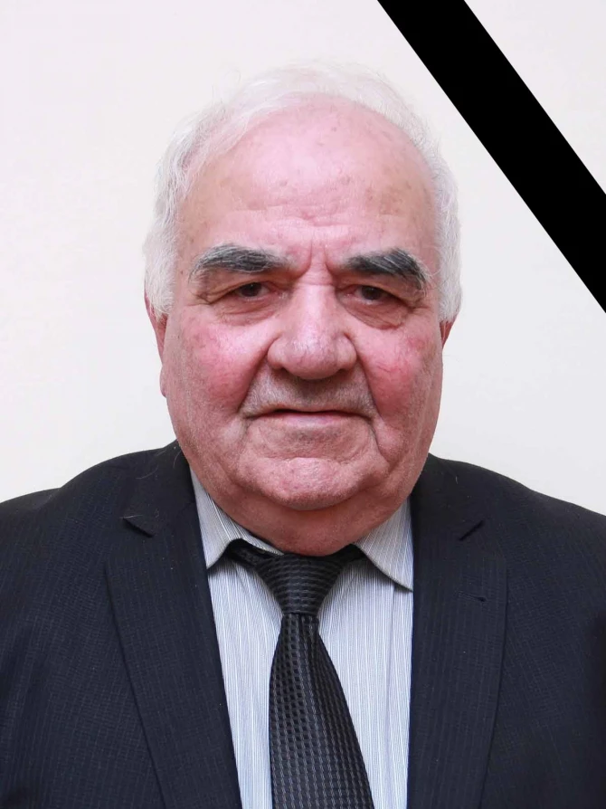 Azərbaycanda tanınmış professor vəfat edib - FOTO