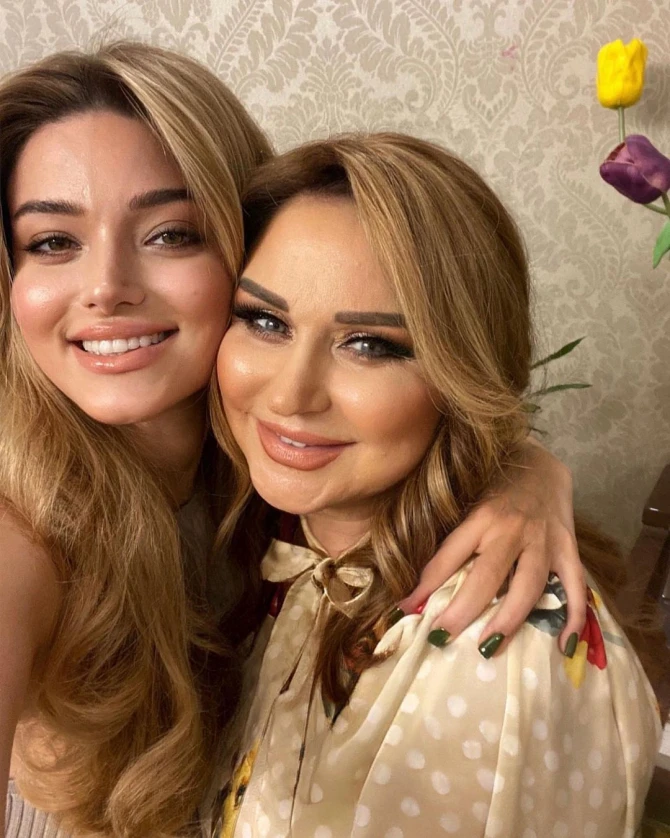 Xalq artistinin qızı onu belə təbrik etdi - FOTO