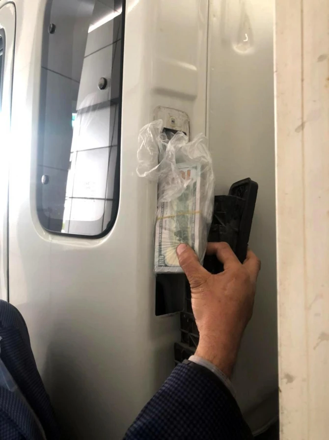 İran vətəndaşı Azərbaycandan qanunsuz xarici valyuta çıxarmaq istədi - FOTO