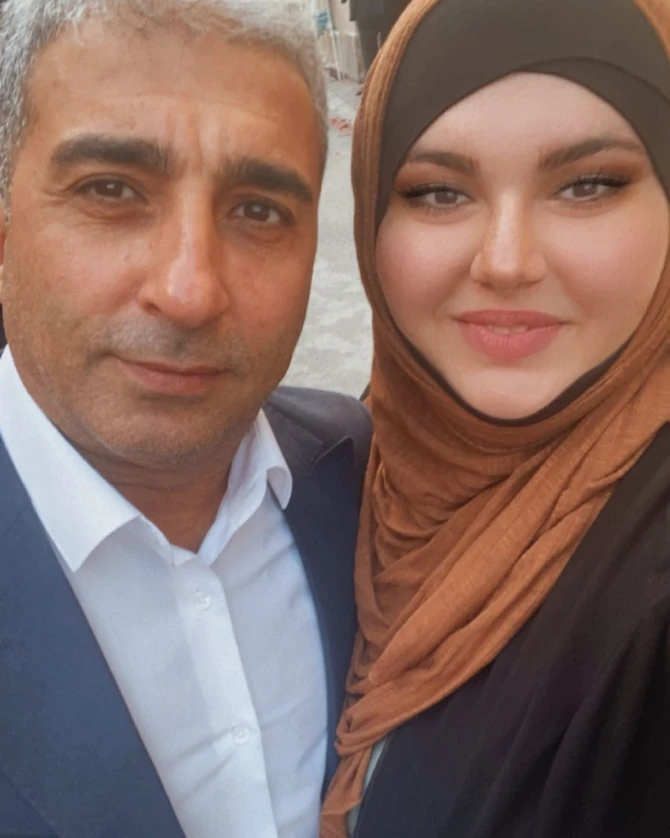 Əməkdar artist qızı ilə - FOTO