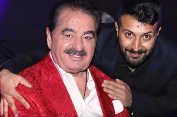 Məşhur müğənni fanatının kredit borcunu bağlayacaq