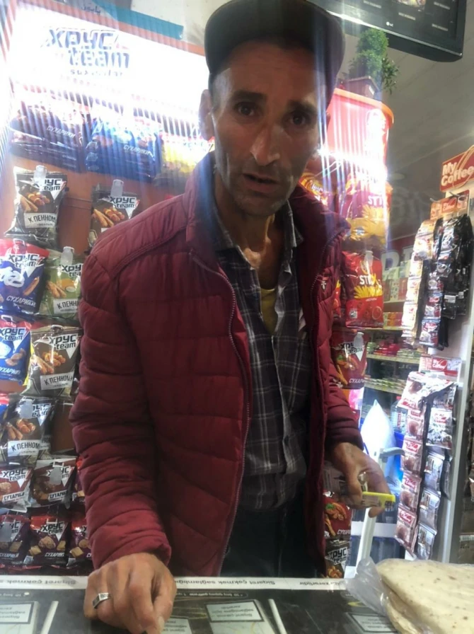 Anasını balta ilə qətlə yetirən şəxs axtarılır - FOTO