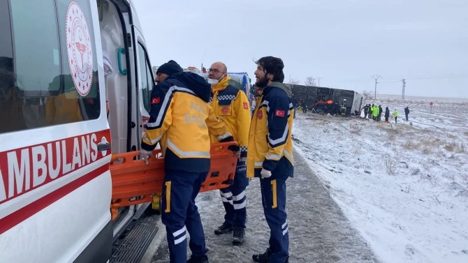 Türkiyədə dəhşətli qəza: 5 nəfər ölü, 26 yaralı - FOTO