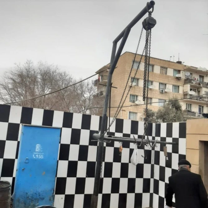 Yol kənarlarında qanunsuz quraşdırılan heyvan kəsim məntəqələri sökülüb