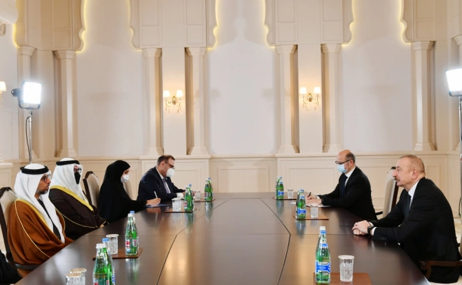 İlham Əliyev BƏƏ-nin energetika və infrastruktur nazirini qəbul edib - FOTO - YENİLƏNİB