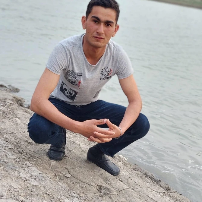 Sevdiyi qızın ölümünə dözməyən gənc özünü asıb - FOTO