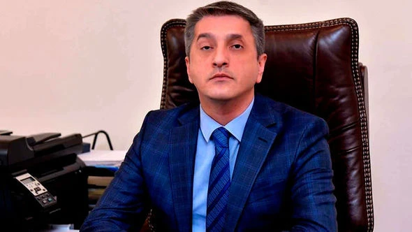 Nazir vəzifəli şəxsi işdən çıxardı - FOTO