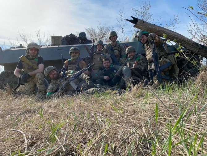 “Azov”un xüsusi təyinatlıları Mariupol istiqamətində hərəkət edir - FOTO