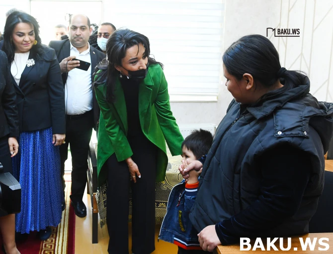 Barmaqlıqlar arxasında qalan gözəllik - Qadın həbsxanasından FOTOREPORTAJ